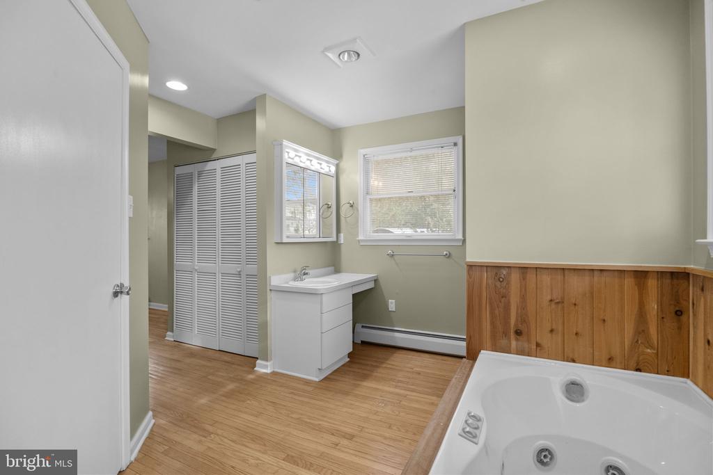10 MAPLE LANE