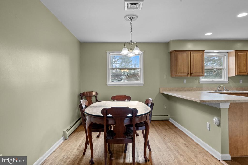 10 MAPLE LANE