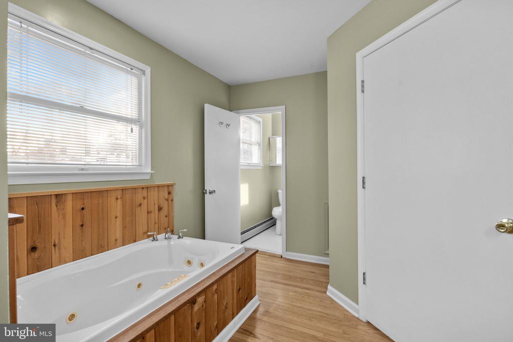 10 MAPLE LANE