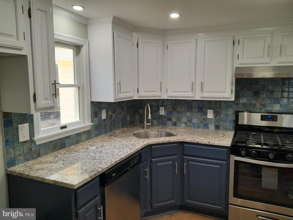 1656 CHESTNUT RIDGE ROAD