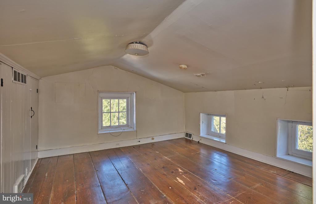 1808 BUSTLETON PIKE
