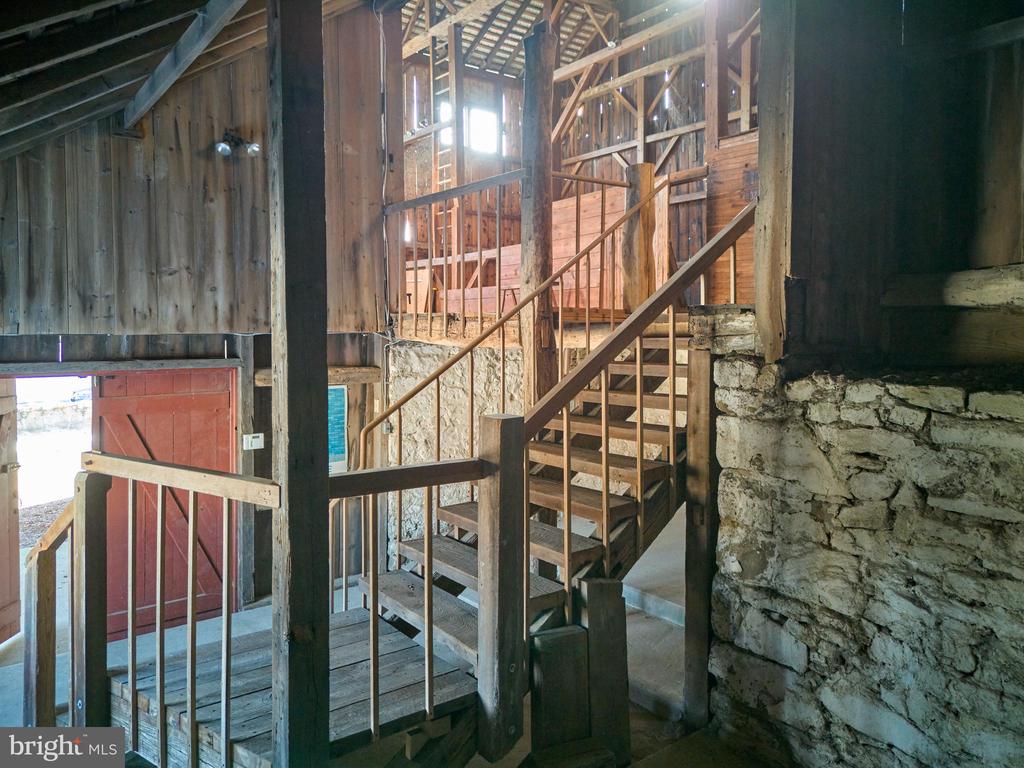 1808 BUSTLETON PIKE