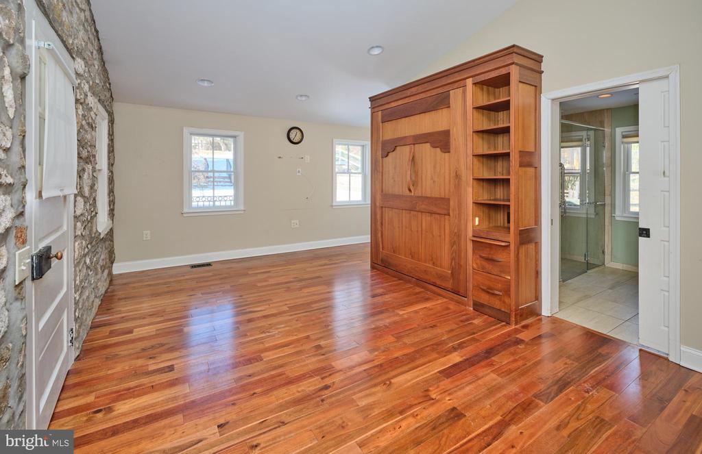 1808 BUSTLETON PIKE