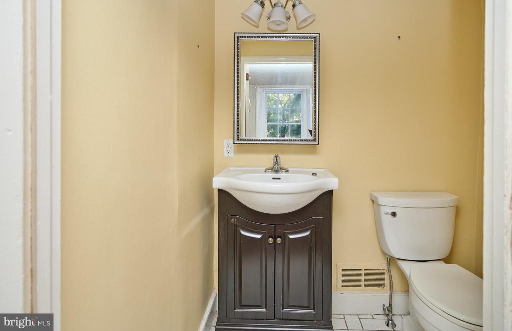 1808 BUSTLETON PIKE