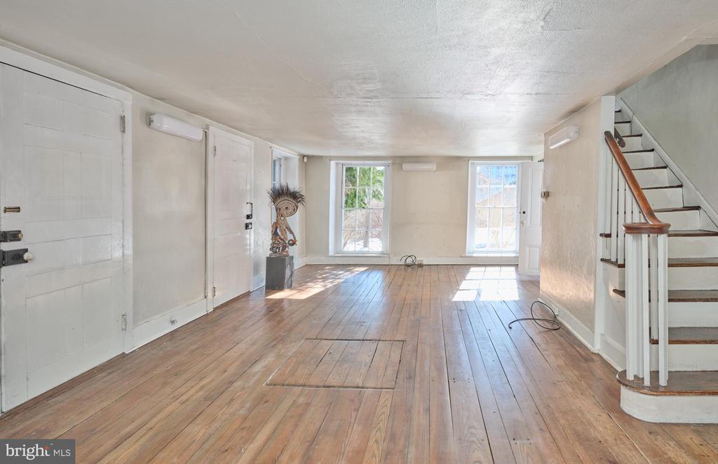 1808 BUSTLETON PIKE