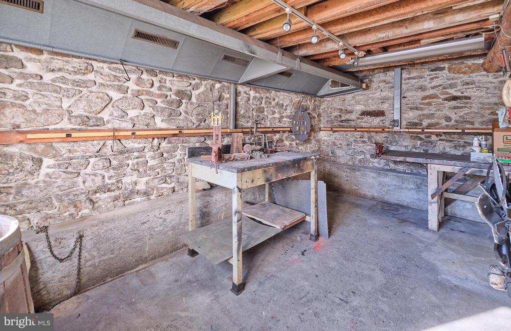 1808 BUSTLETON PIKE