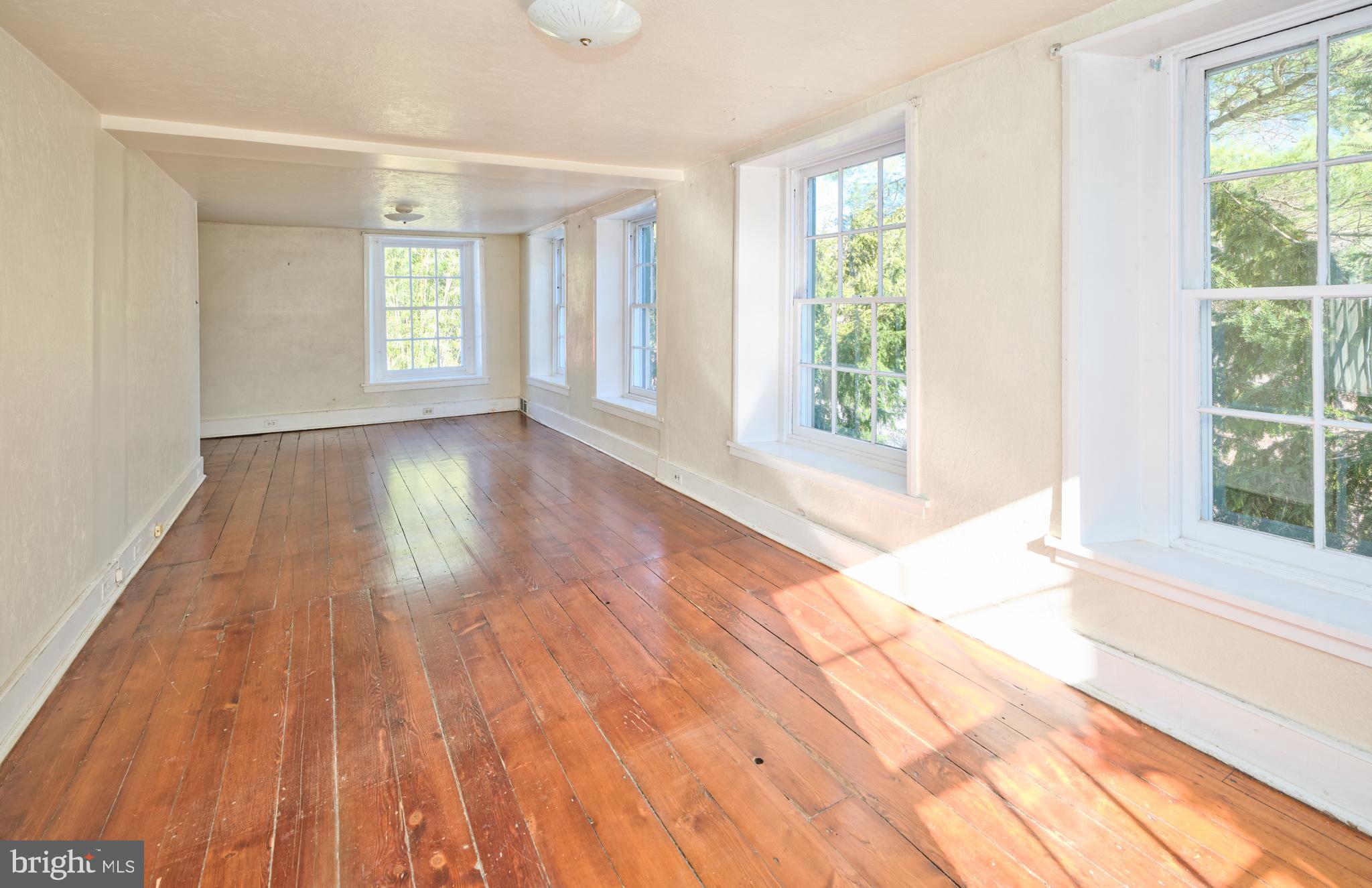 1808 BUSTLETON PIKE