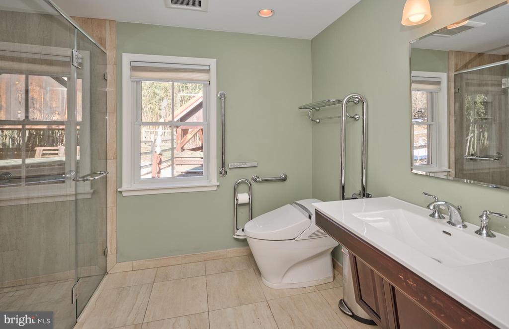 1808 BUSTLETON PIKE