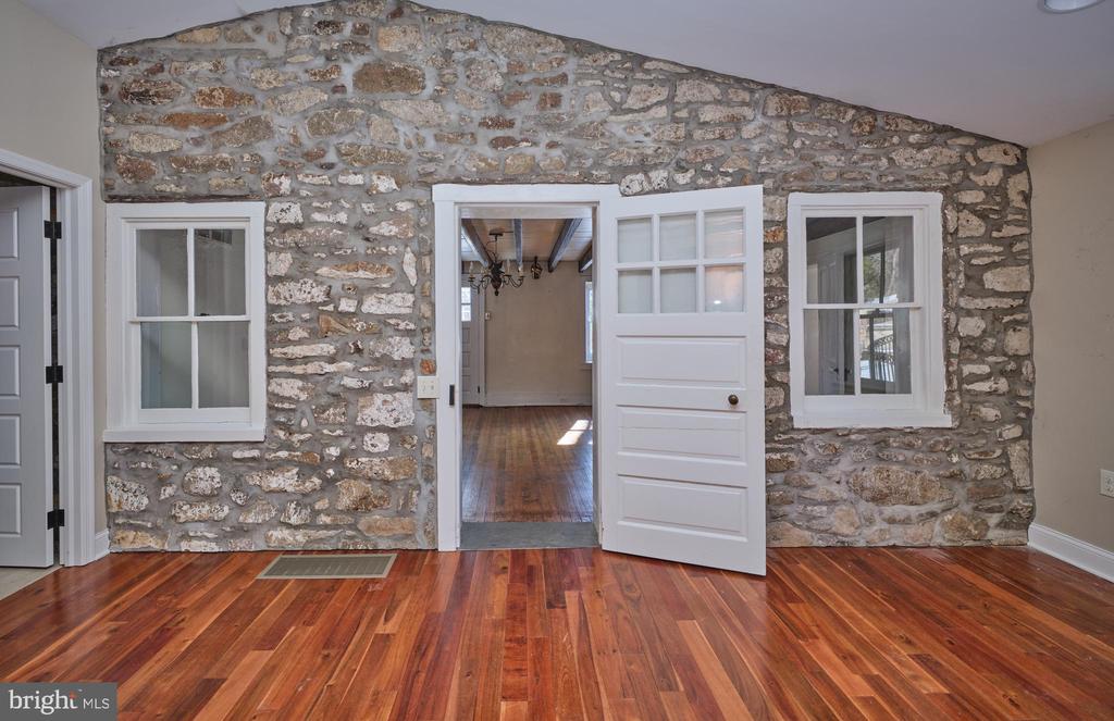 1808 BUSTLETON PIKE