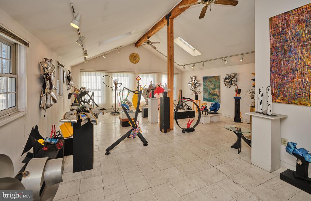 1808 BUSTLETON PIKE