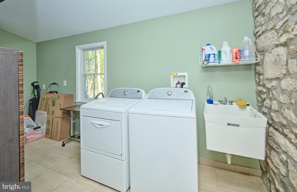1808 BUSTLETON PIKE