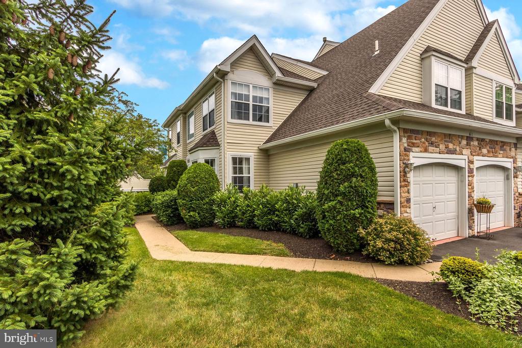 611 WEYMOUTH COURT