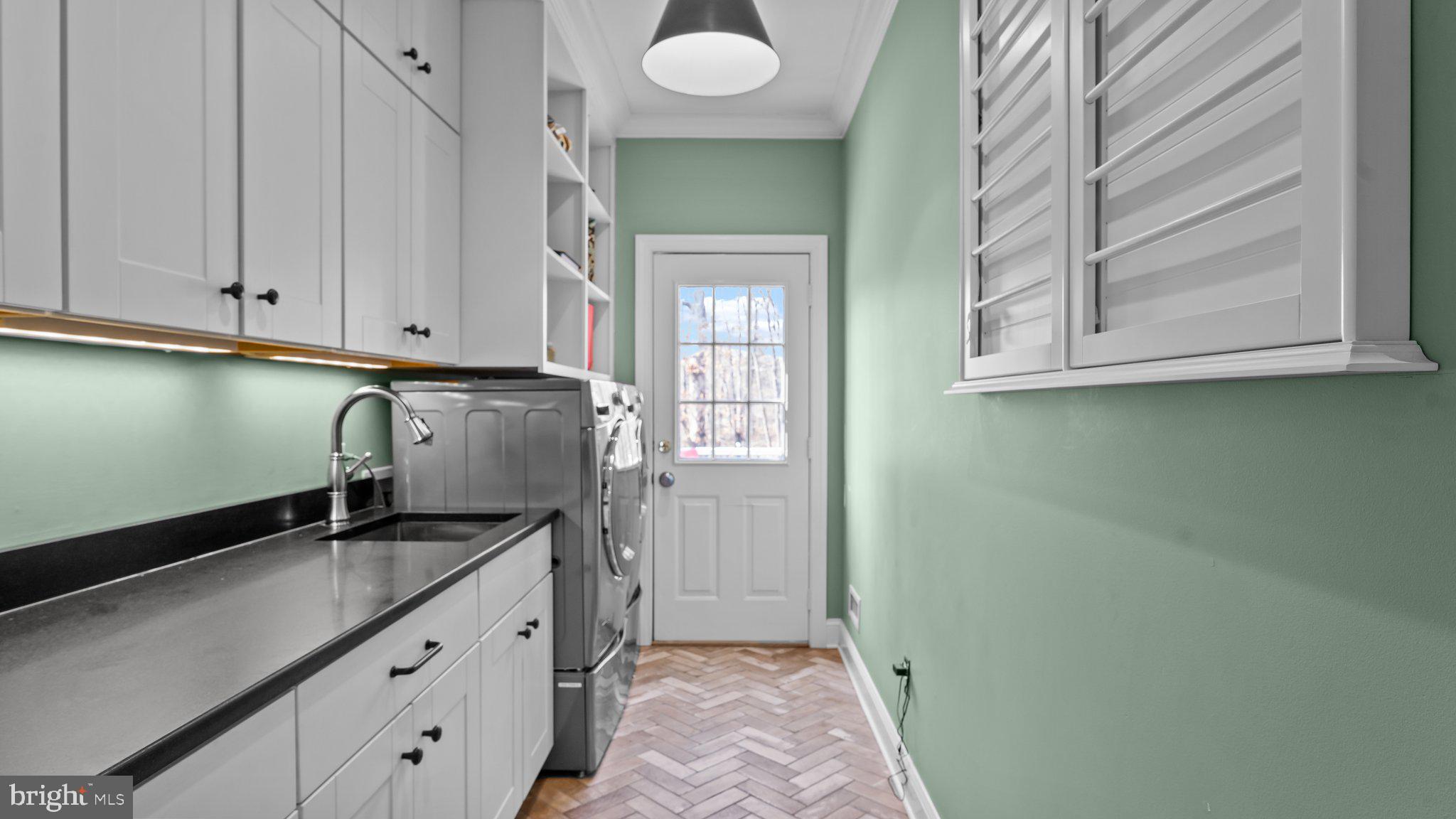 17 GREENBRIAR CIRCLE