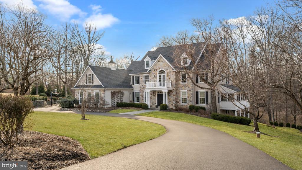 17 GREENBRIAR CIRCLE