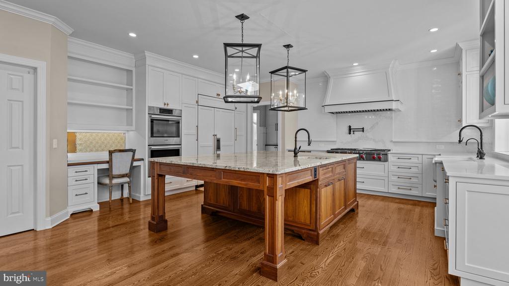 17 GREENBRIAR CIRCLE