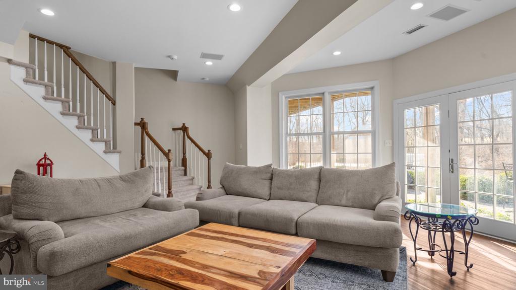 17 GREENBRIAR CIRCLE