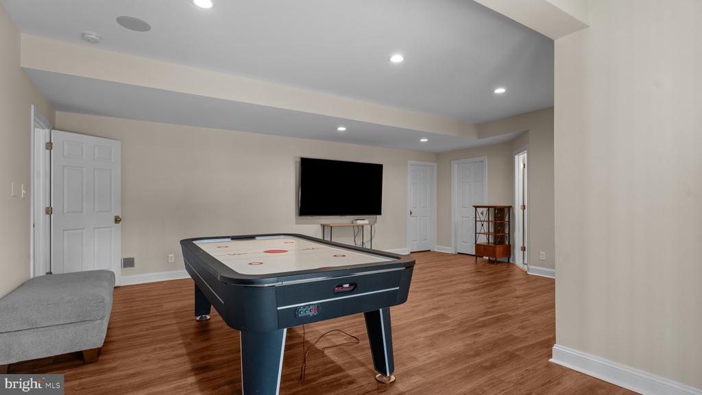 17 GREENBRIAR CIRCLE