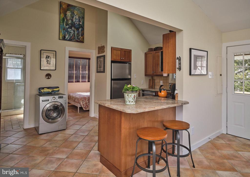 1827 TRAILS END LANE