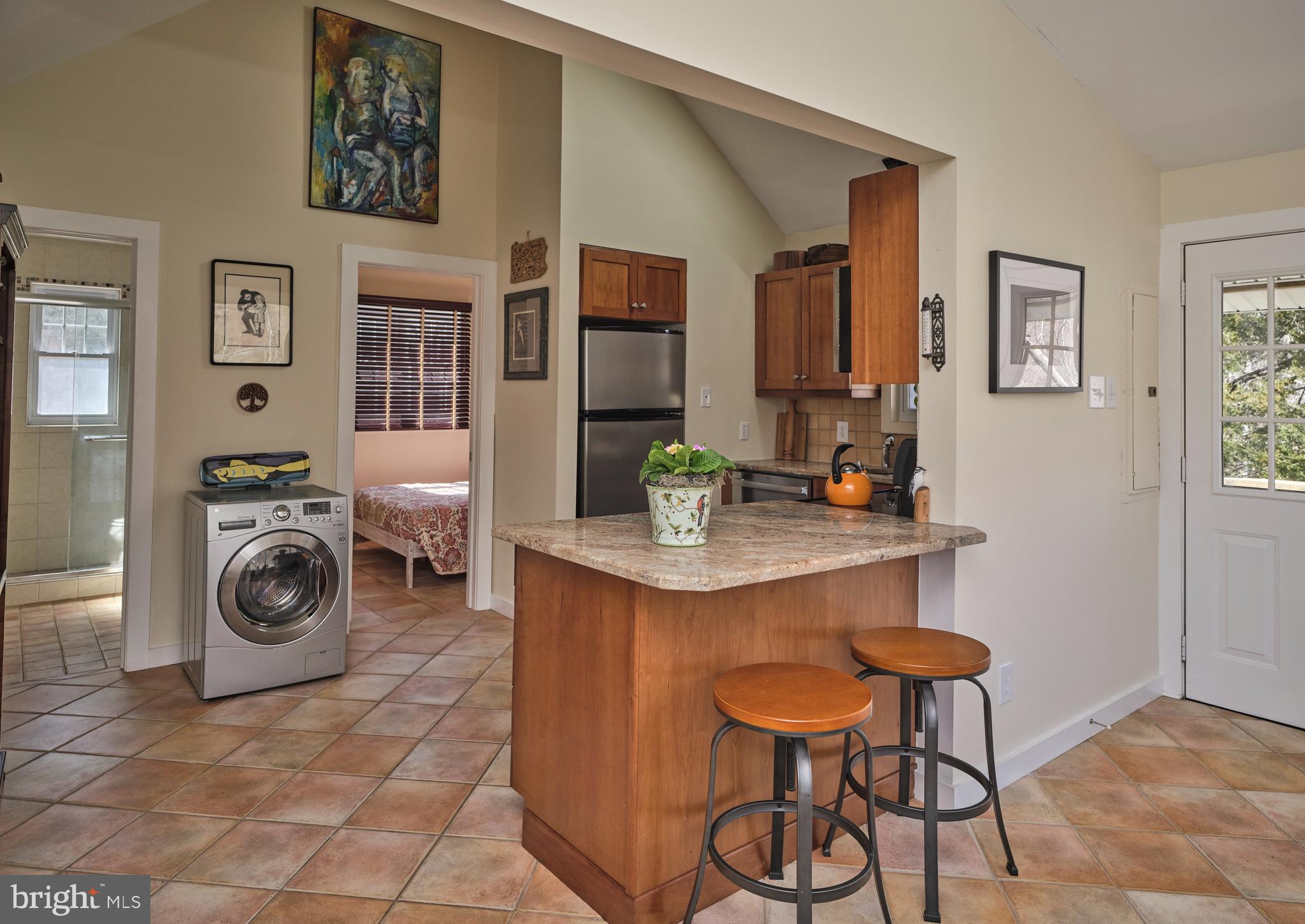 1827 TRAILS END LANE