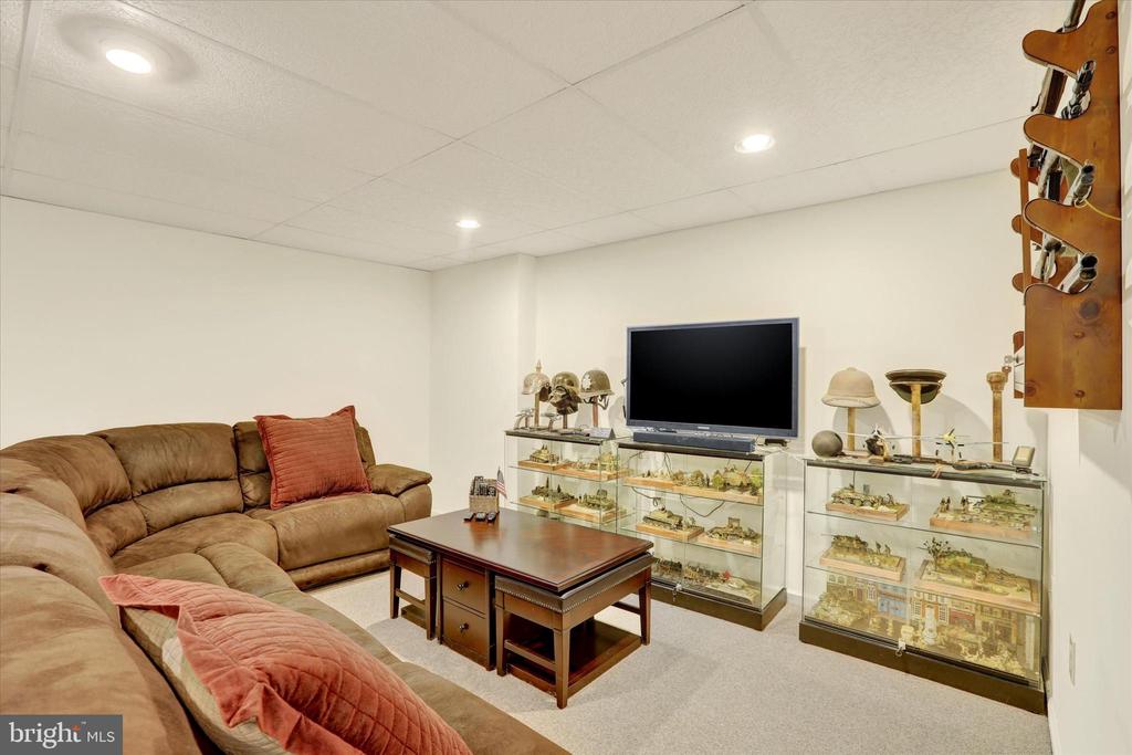 5063 ROSEWOOD DRIVE