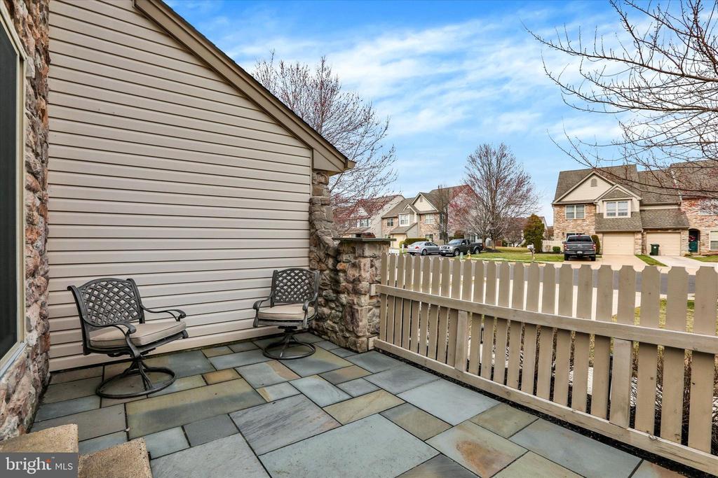 5063 ROSEWOOD DRIVE