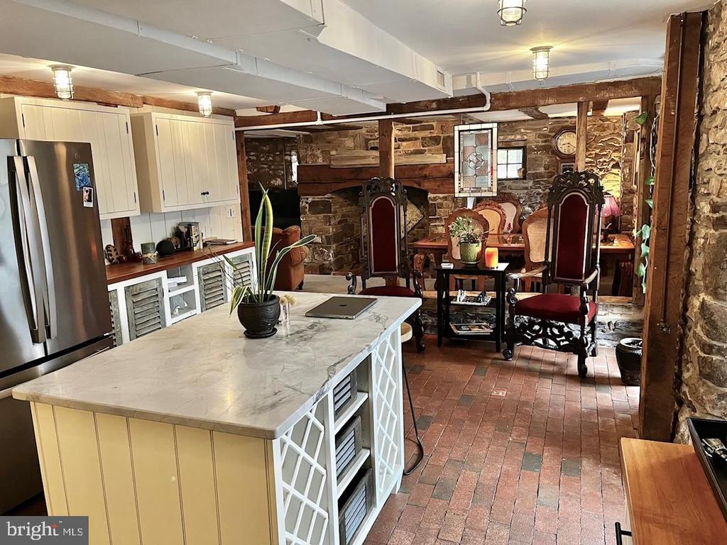 5694 CARVERSVILLE ROAD