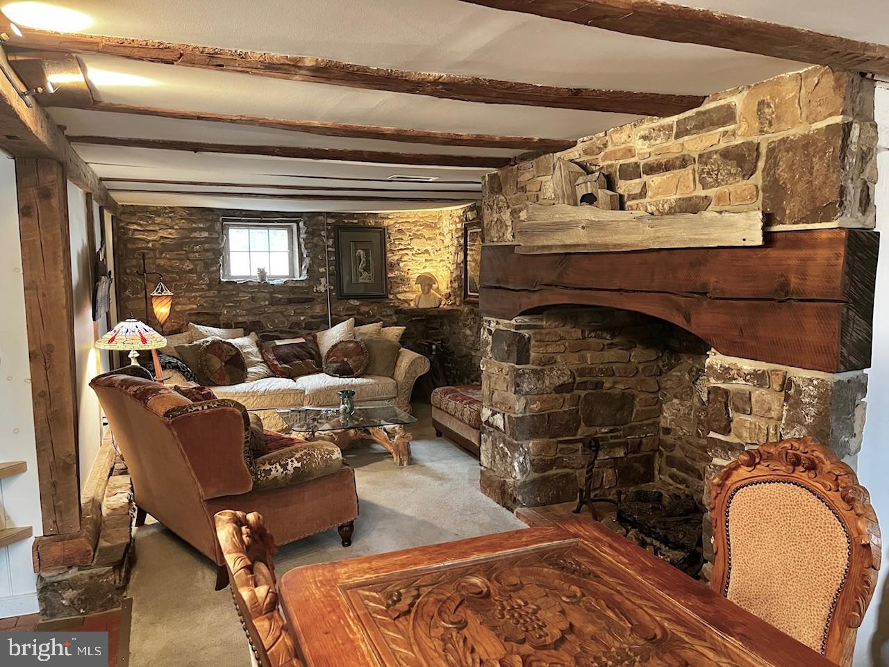 5694 CARVERSVILLE ROAD