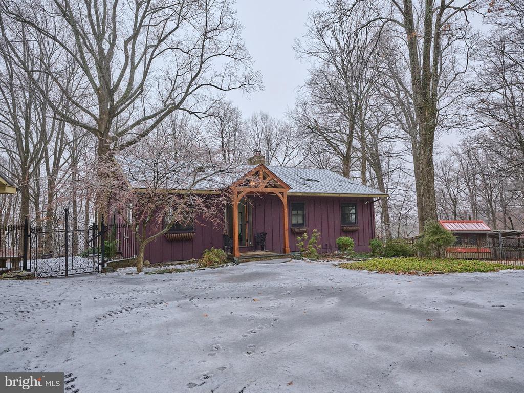 2946 COMFORT ROAD