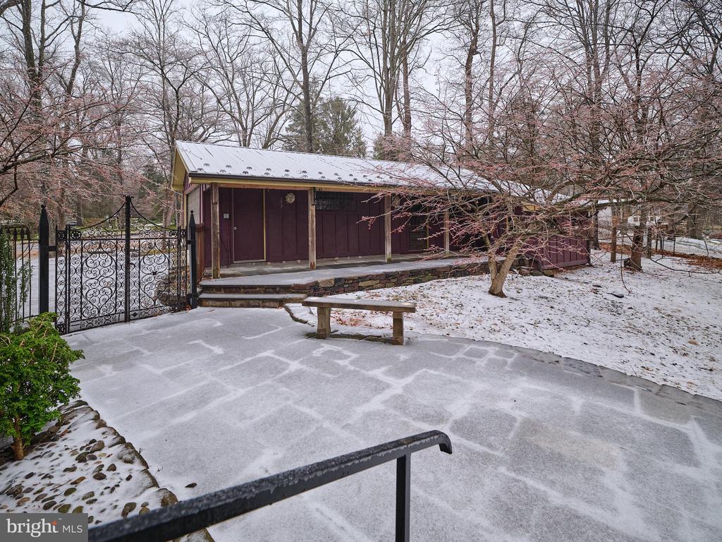 2946 COMFORT ROAD