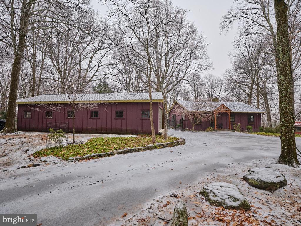 2946 COMFORT ROAD