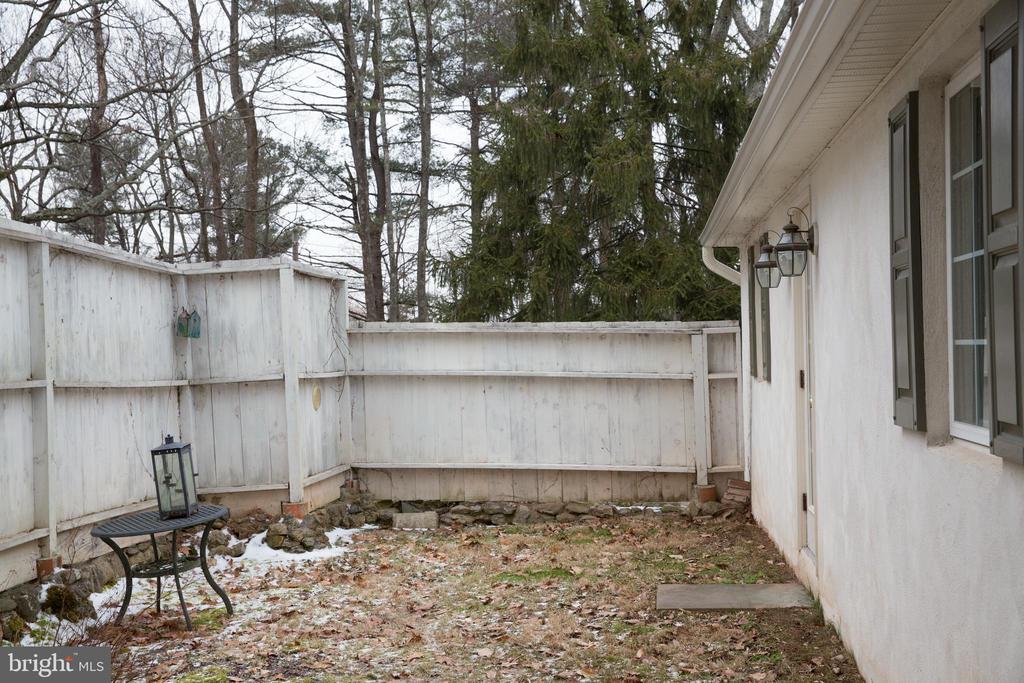 6920 UPPER YORK ROAD