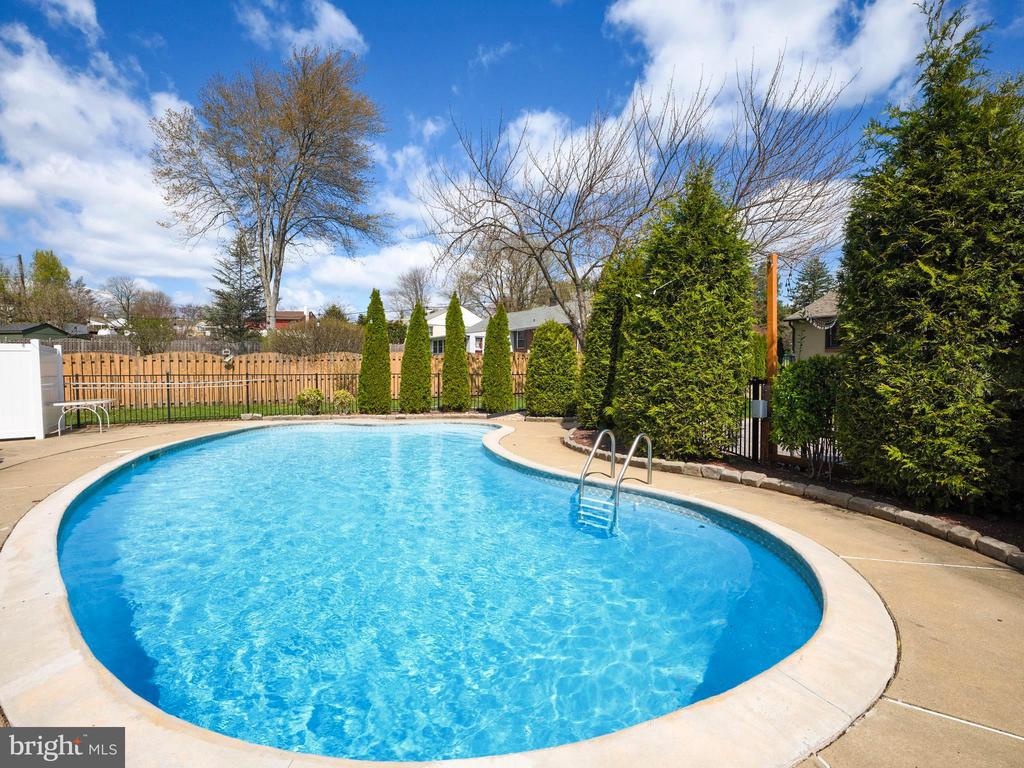 770 SWEETBRIAR DRIVE