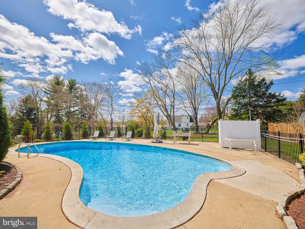 770 SWEETBRIAR DRIVE