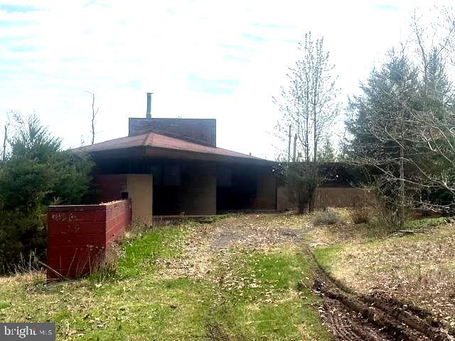 565 CAFFERTY ROAD