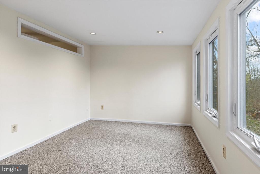 9 RIVERHILL A