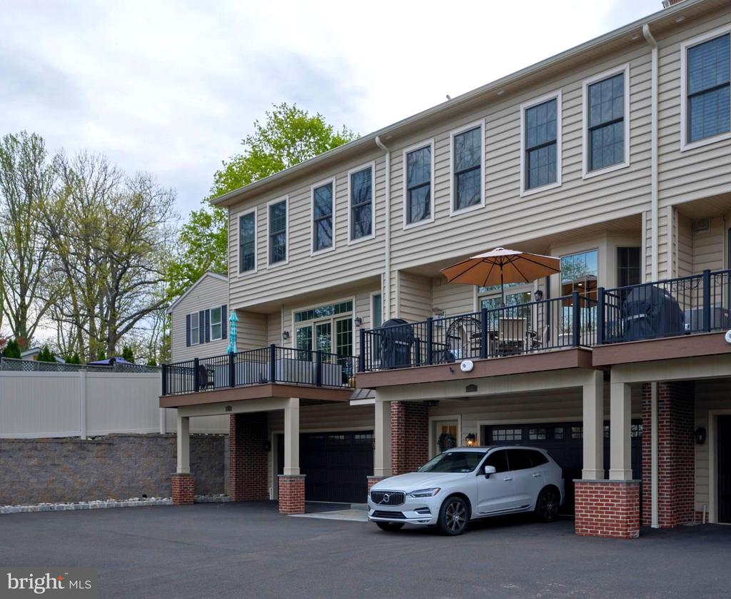 276 W ASHLAND STREET