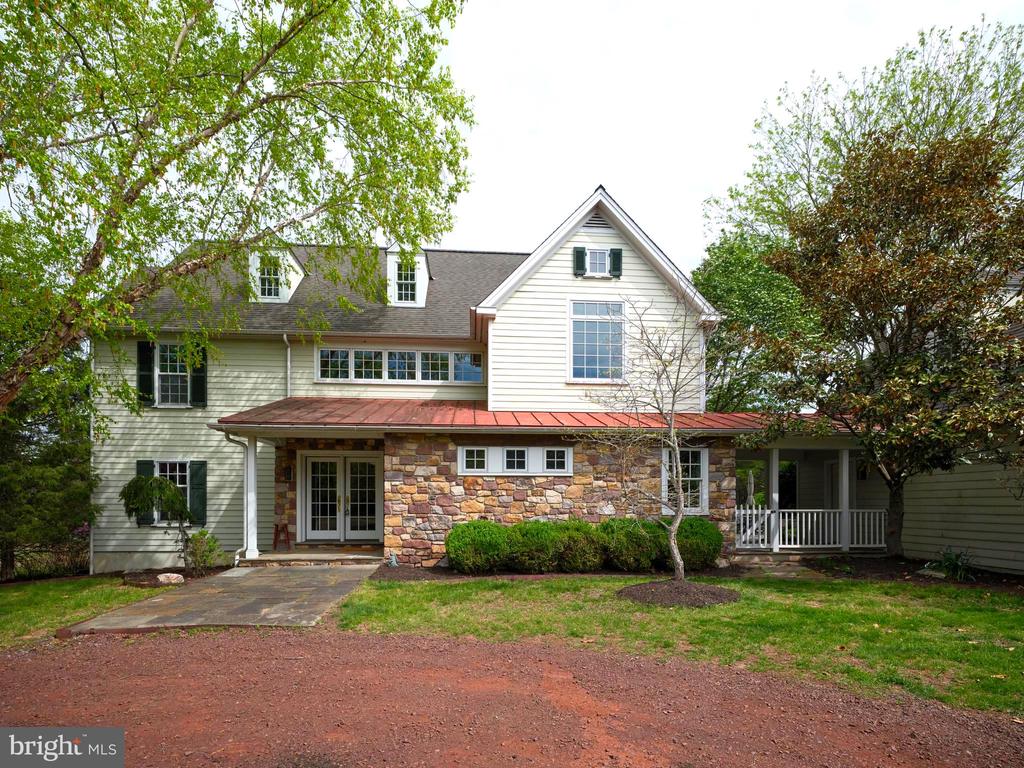 393 HOLLOW HORN ROAD
