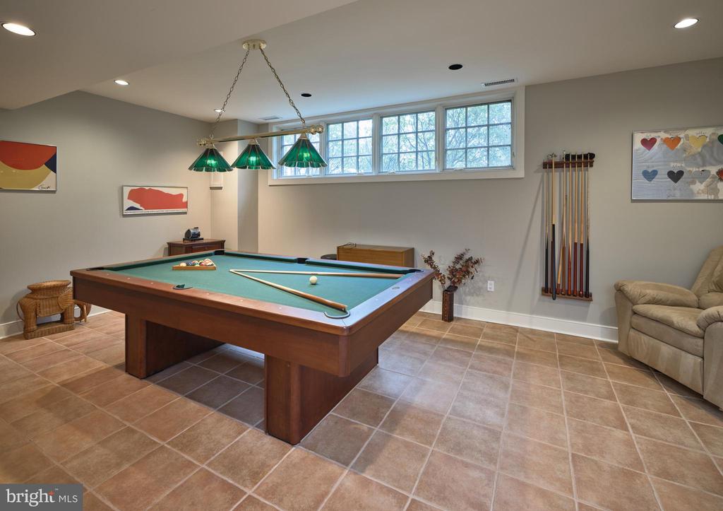 393 HOLLOW HORN ROAD