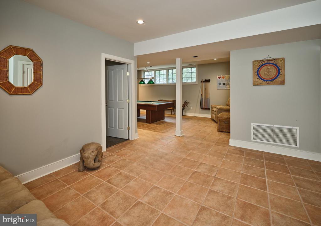 393 HOLLOW HORN ROAD