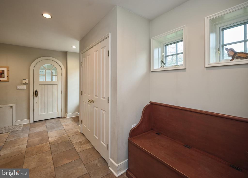 393 HOLLOW HORN ROAD