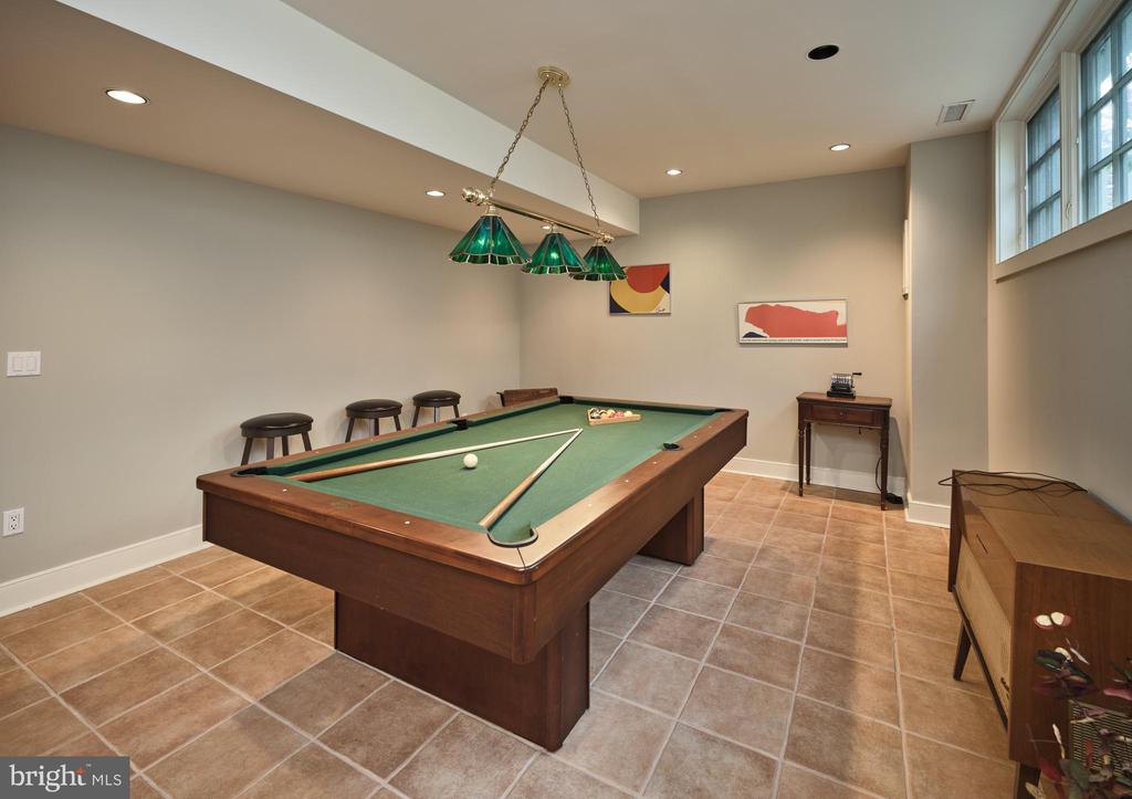 393 HOLLOW HORN ROAD