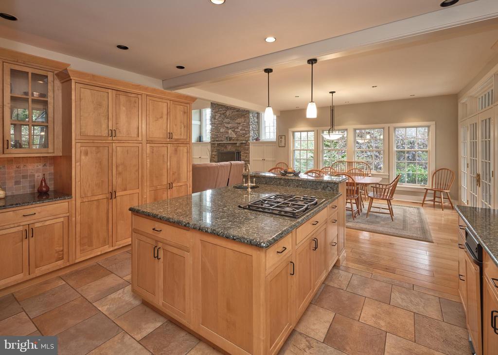 393 HOLLOW HORN ROAD