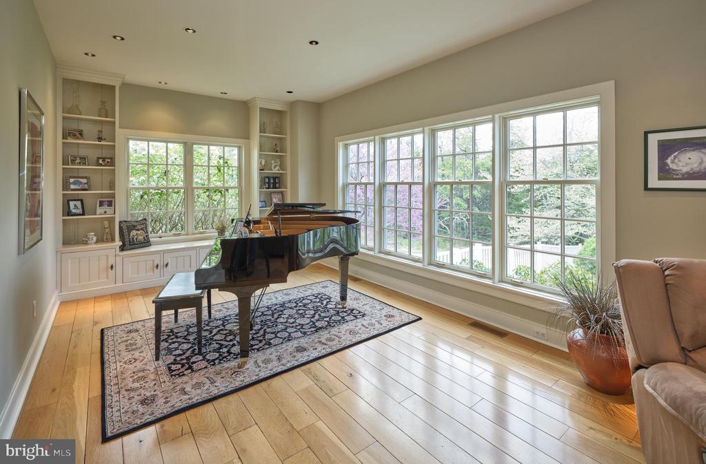 393 HOLLOW HORN ROAD
