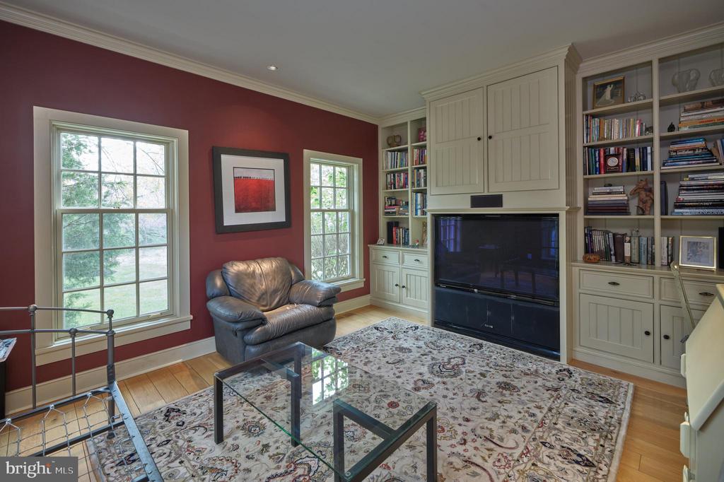 393 HOLLOW HORN ROAD