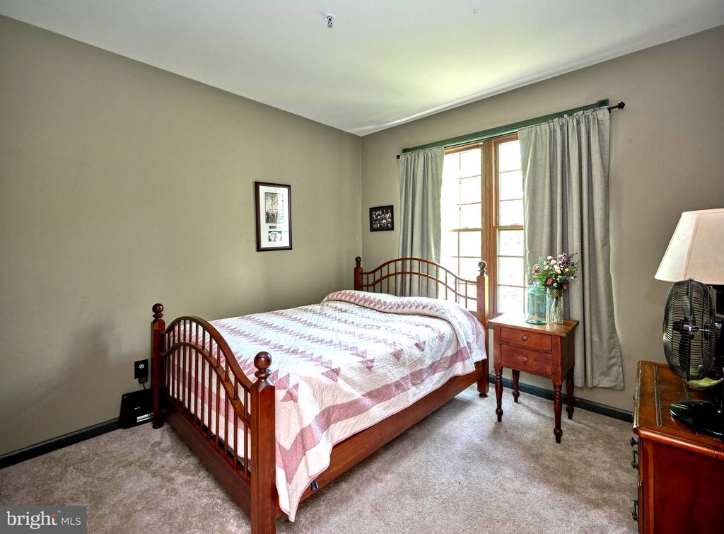 3474 POND VIEW DRIVE