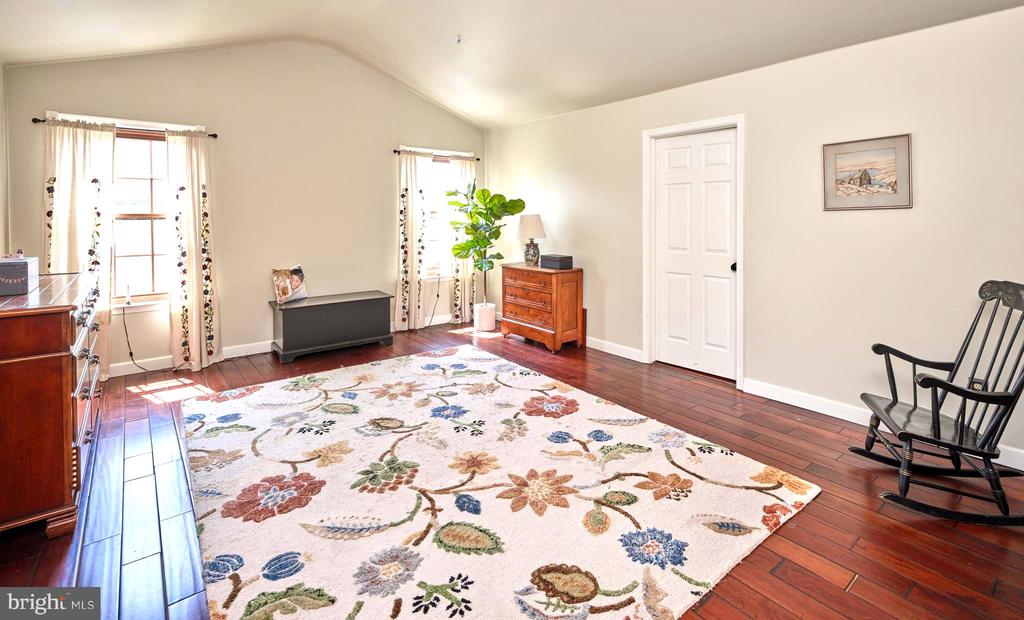 3474 POND VIEW DRIVE