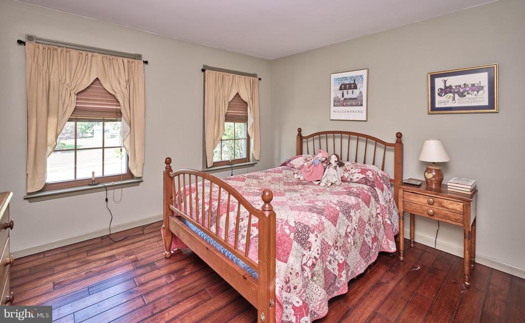 3474 POND VIEW DRIVE
