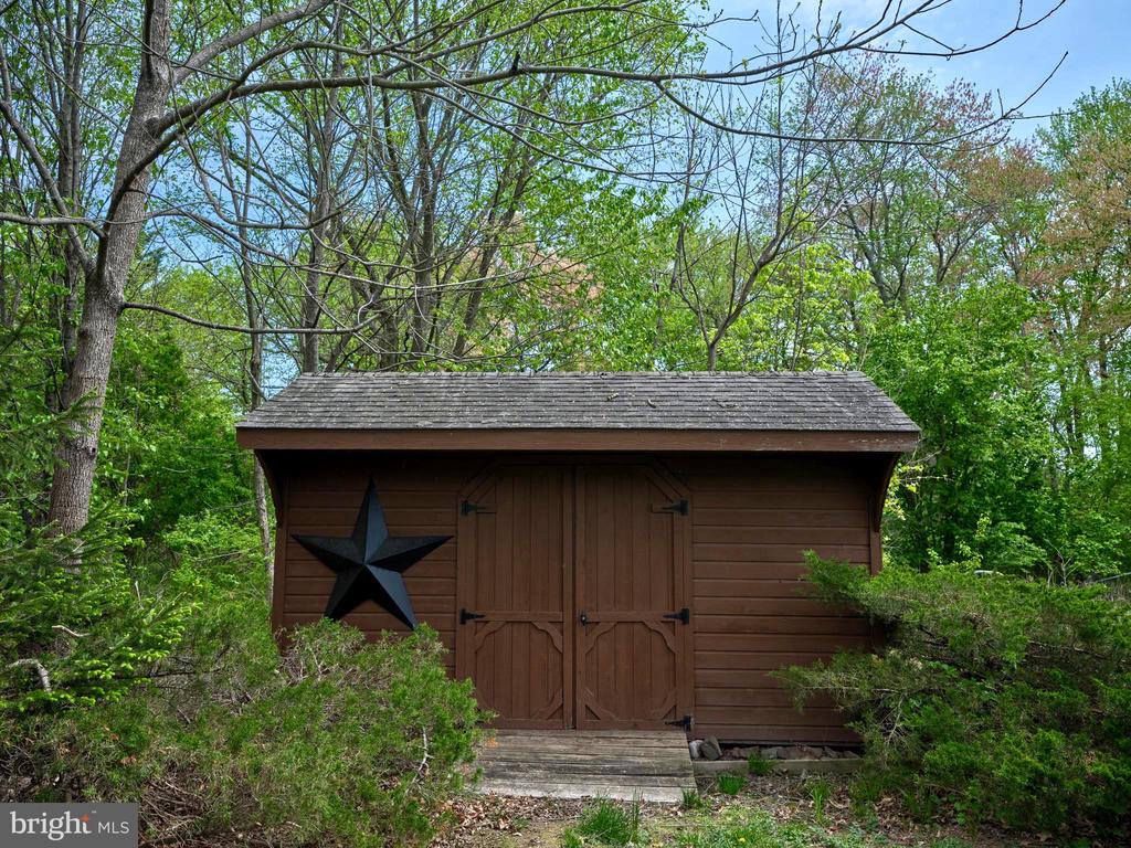 3474 POND VIEW DRIVE