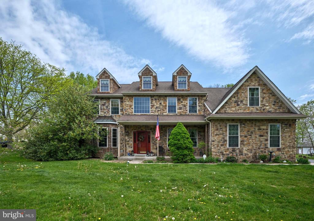 3474 POND VIEW DRIVE