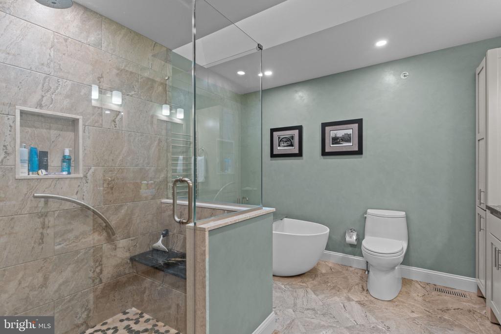 855 BRECKINRIDGE COURT 118